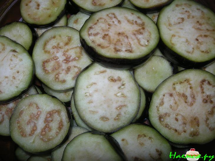 Мяско запеченное с баклажанами