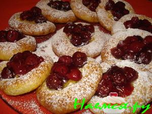 Ватрушечки с вишней Ватрушечки с вишней