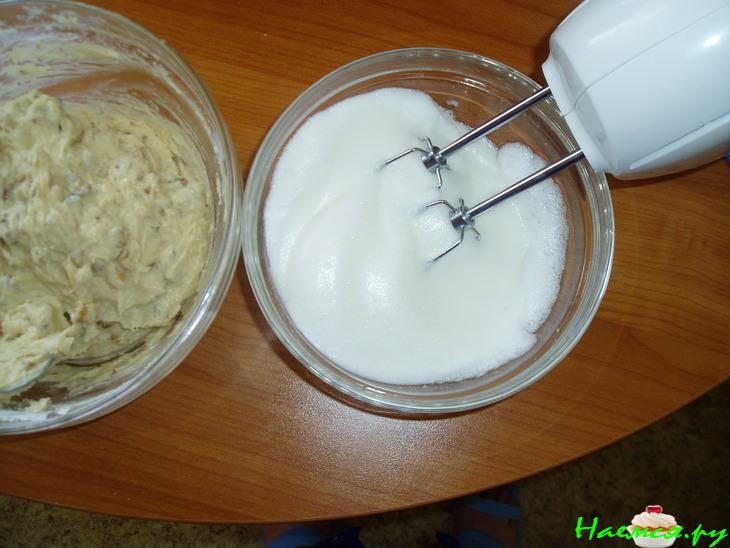 Пирог с грецкими орехами и коньяком