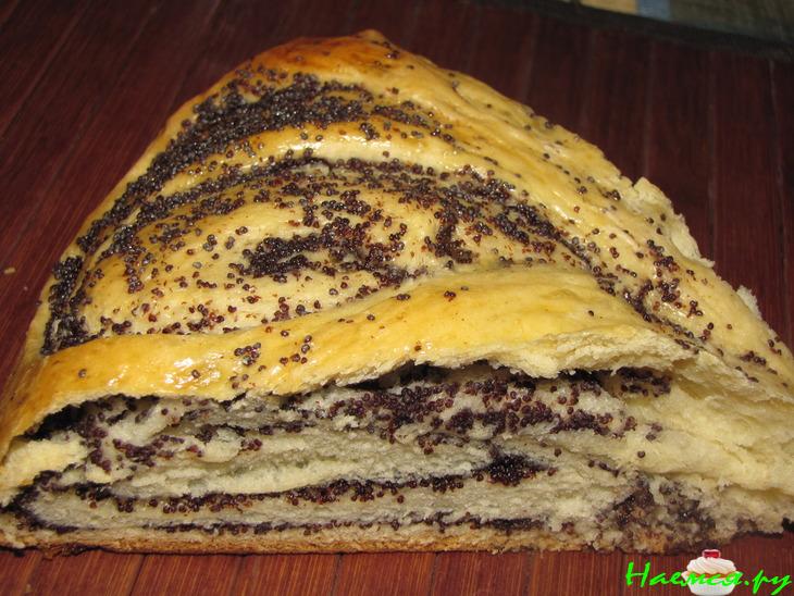 Два больших маковых пирога