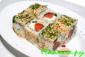 Суши-роллы с лососем Суши-роллы с лососем