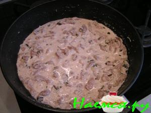 Мясо в сырной подливе