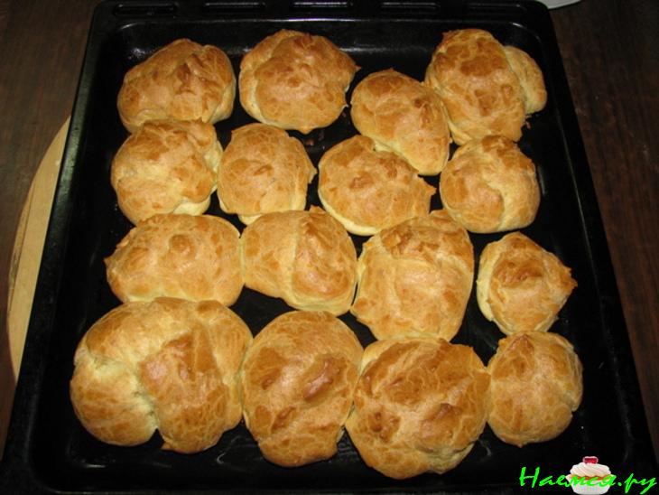 Заварные булочки с красной икрой