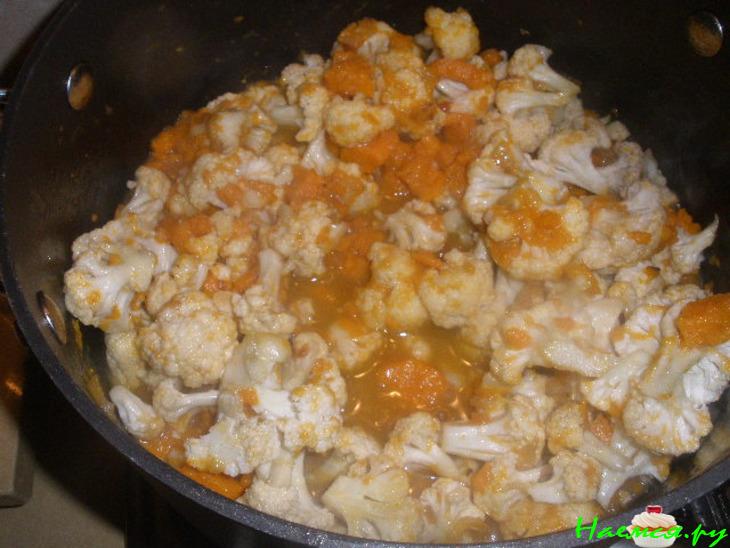 Суп-пюре из цветной капусты и сладкого картофеля Суп-пюре из цветной капусты и сладкого картофеля