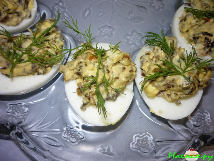 Яйца фаршированные с грибами Яйца фаршированные с грибами