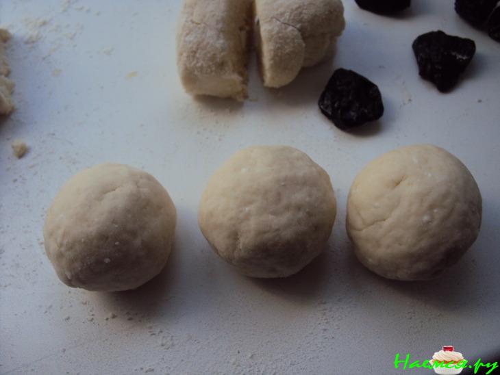 Творожные пончики с черносливом и курагой