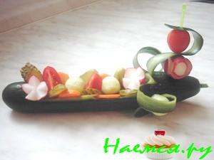 Лодочка из огурца Лодочка из огурца