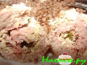 Мясные рулетики с начинкой из брынзы