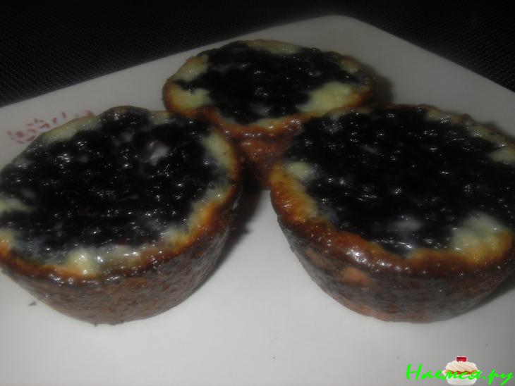 Тарталетки с черникой и белым шоколадом Тарталетки с черникой и белым шоколадом