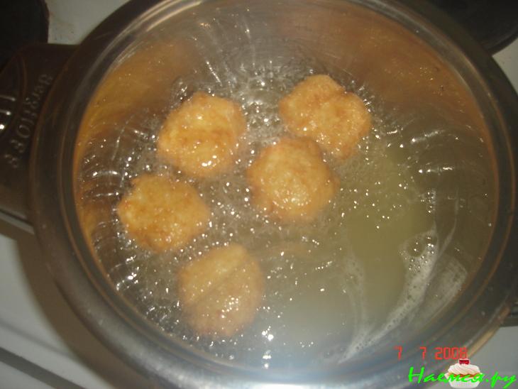 Суп с сырными лепёшечками