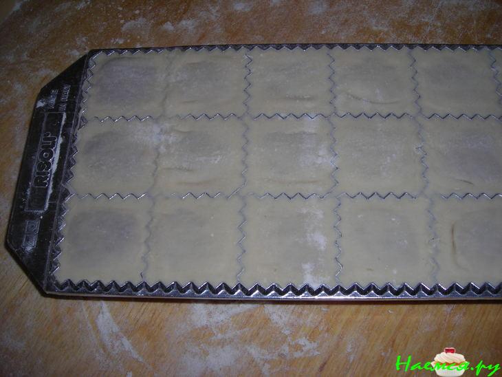 Равиоли с сырным соусом