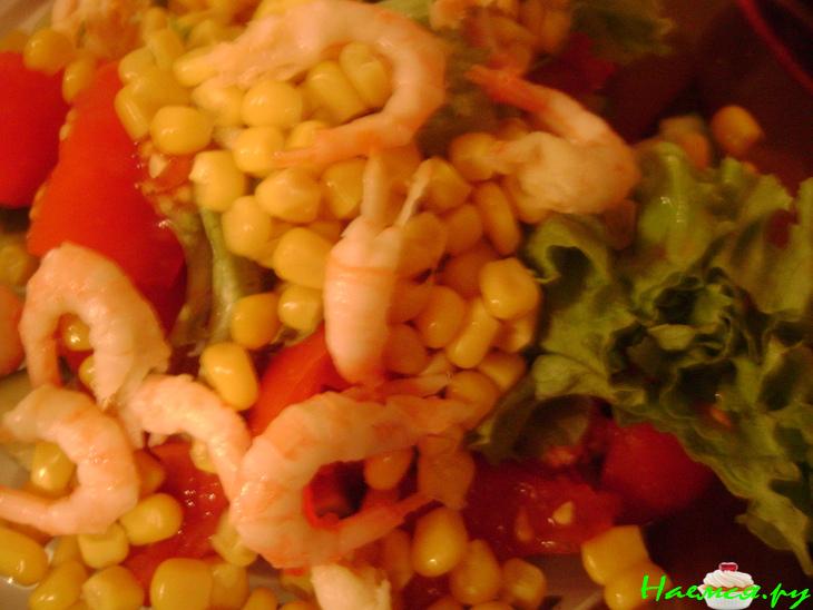 Весенний салат с креветками Весенний салат с креветками