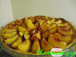 Тарт с персиками и абрикосовым ликером