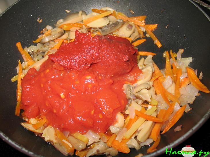 Постный быстрый борщ с грибами и черносливом Постный быстрый борщ с грибами и черносливом