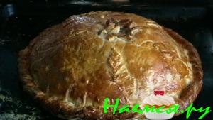 Курник с курицей, рисом, яйцами и грибами