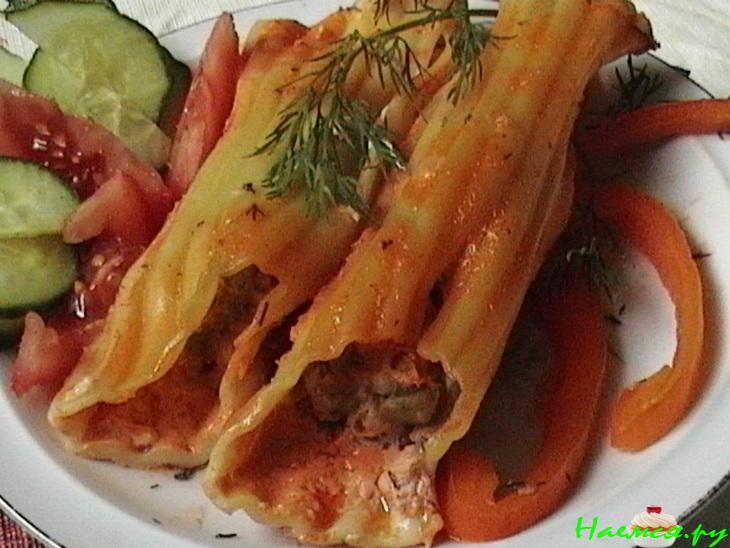 Фаршированные каннеллони в соусе