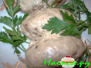 Куриные колбаски с орехами