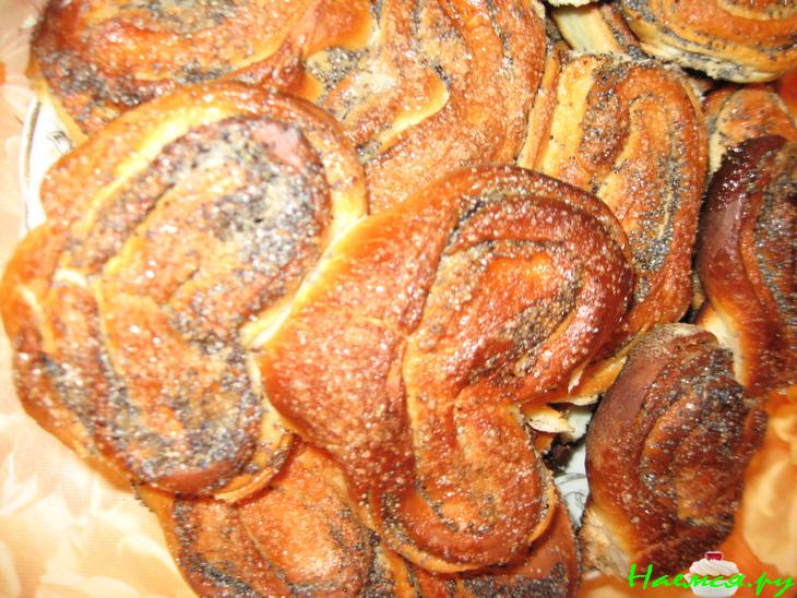 Плюшки из сдобного дрожжевого опарного теста