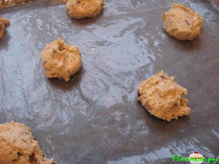 Chocolate Chip Cookies (Thin, Chewy & Puffy)