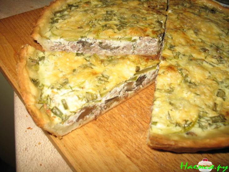 Киш с фаршем и кабачком