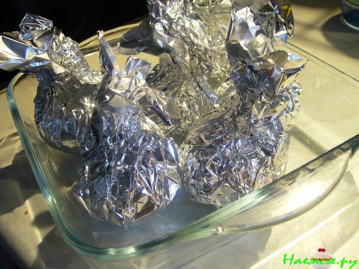 Помидоры с моцареллой, запеченные в фольге Помидоры с моцареллой, запеченные в фольге