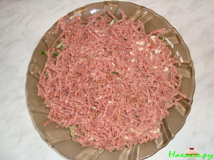 Салат "Сервелат"