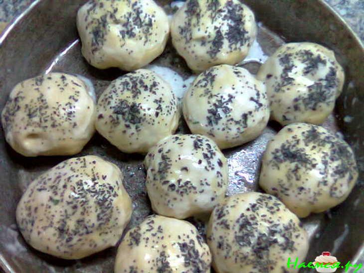 Булочки с начинкой из картошки и фарша