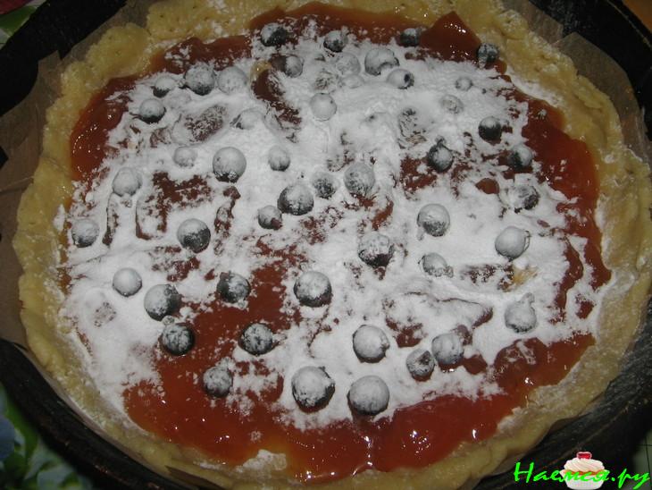 Торт 'Чебурашка' с вареньем и смородиной Торт 'Чебурашка' с вареньем и смородиной