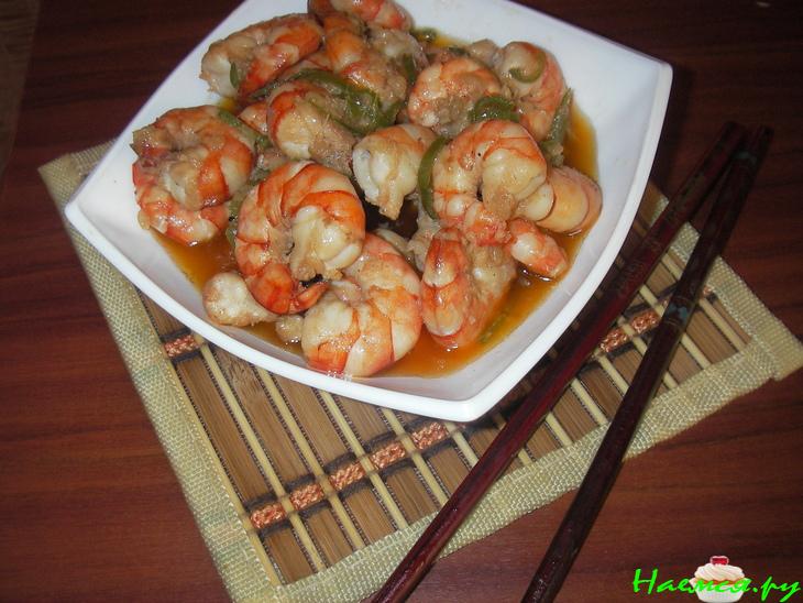 Острые креветки с соусом