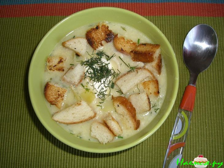 Куриный сливочный супчик с сыром и гренками!
