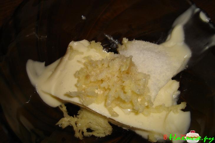 Чесночный дрожжевой батон с укропом