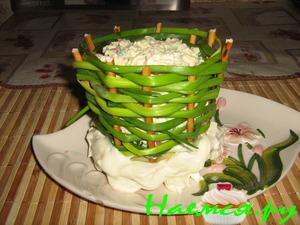 Корзинка с салатом