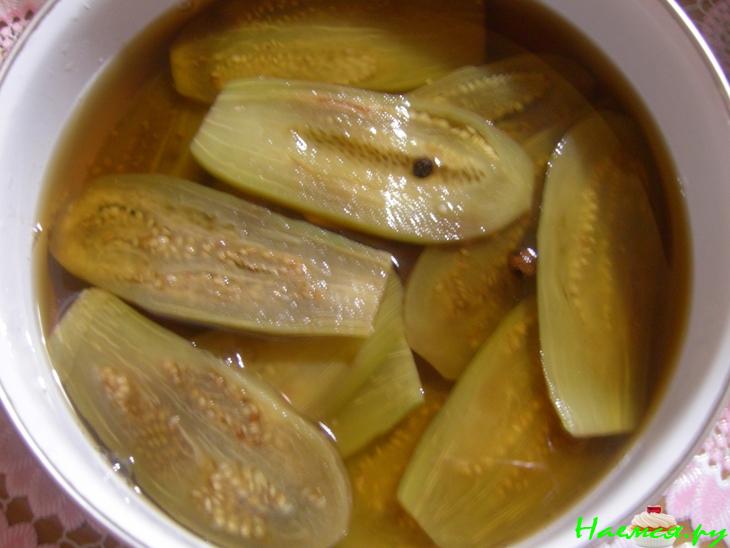 Рулеты из баклажанов с соусом сациви