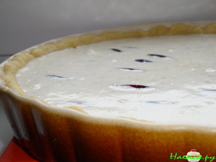 Заливной пирог со сливами&nbsp; 