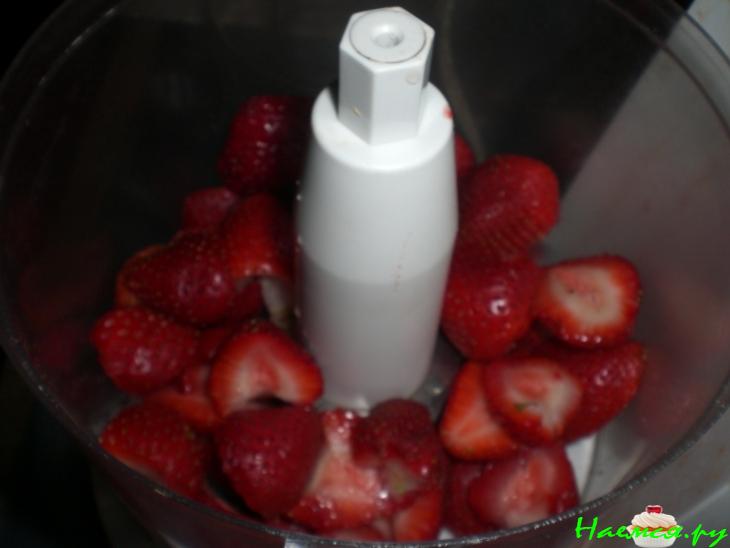 Очень клубнично-творожный торт 