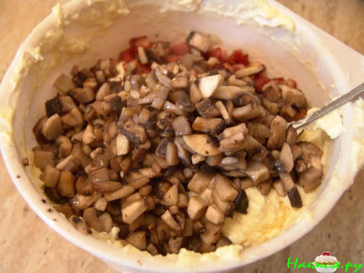 Чизкейк с беконом и грибами