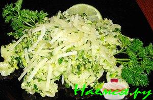 Макароны с зеленым ореховым соусом