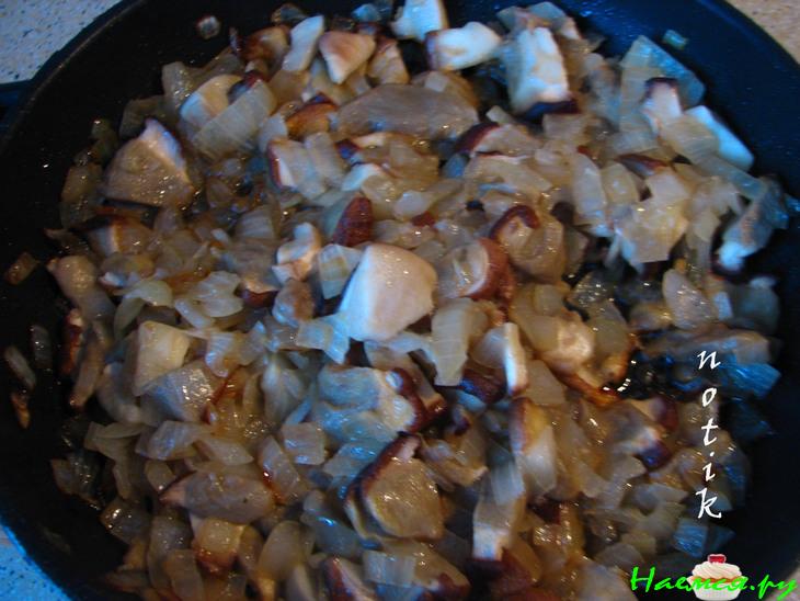 Картофельно-грибная бабка под корочкой из слоеного теста