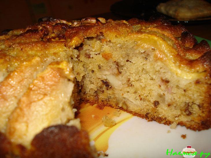 Грушевый пирог с кардамоном и медом