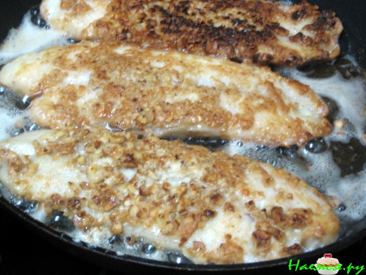 Морской язык в ореховой панировке