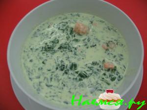 Суп с лососем и шпинатом