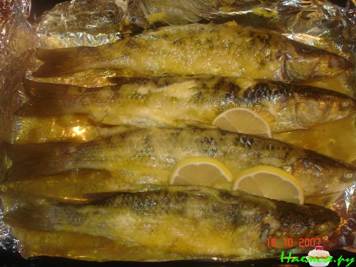 Кефаль запеченная с сырной корочкой