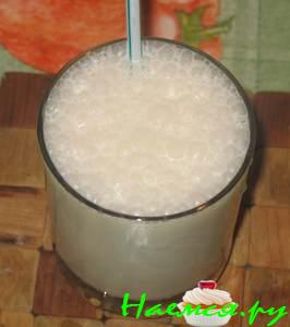 Банановый коктейль с пломбиром Банановый коктейль с пломбиром