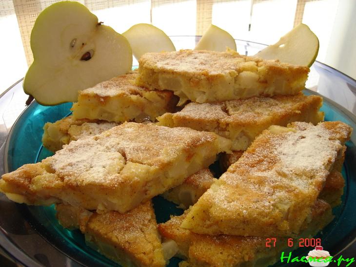 Шарлотка с грушами на топлёном молоке