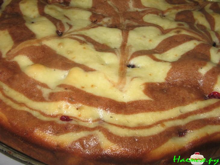 Пирог Зебра с орехами и смородиной Пирог Зебра с орехами и смородиной