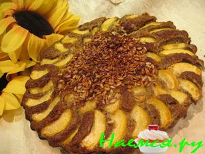 Пирог 'Подсолнух' с персиками