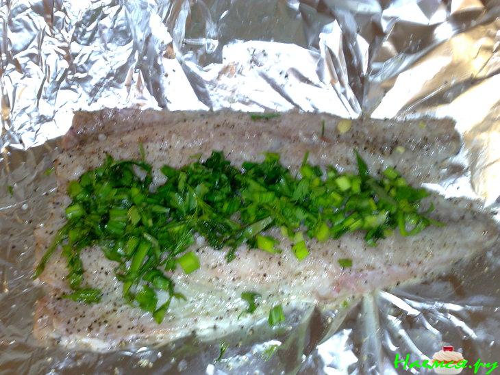 Скумбрия фаршированная сыром и зеленью