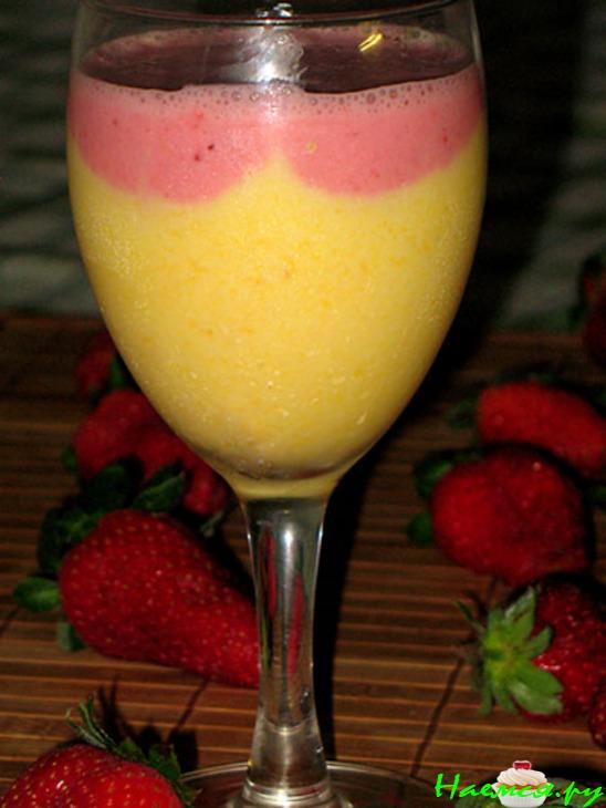 Персиково-клубничный smoothie