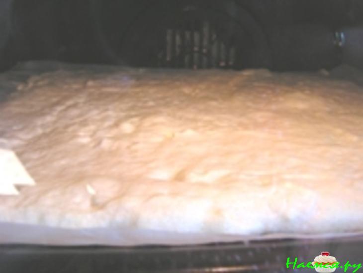 Бисквитные пирожные с грушами и с миндалем Бисквитные пирожные с грушами и с миндалем