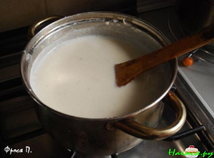 Суп-пюре из курицы с фисташками